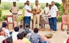 रामतिर्थचे सपोनि विक्रम हराळे यांच्याशी विद्यार्थ्यांनी साधला संवाद