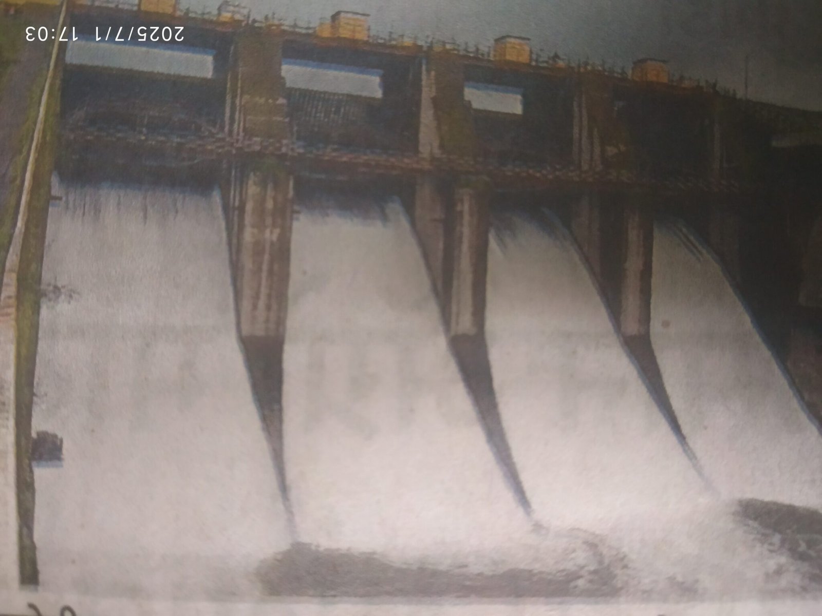 उरमोडी धरणाच्या द्वारातून विसर्ग सुरू