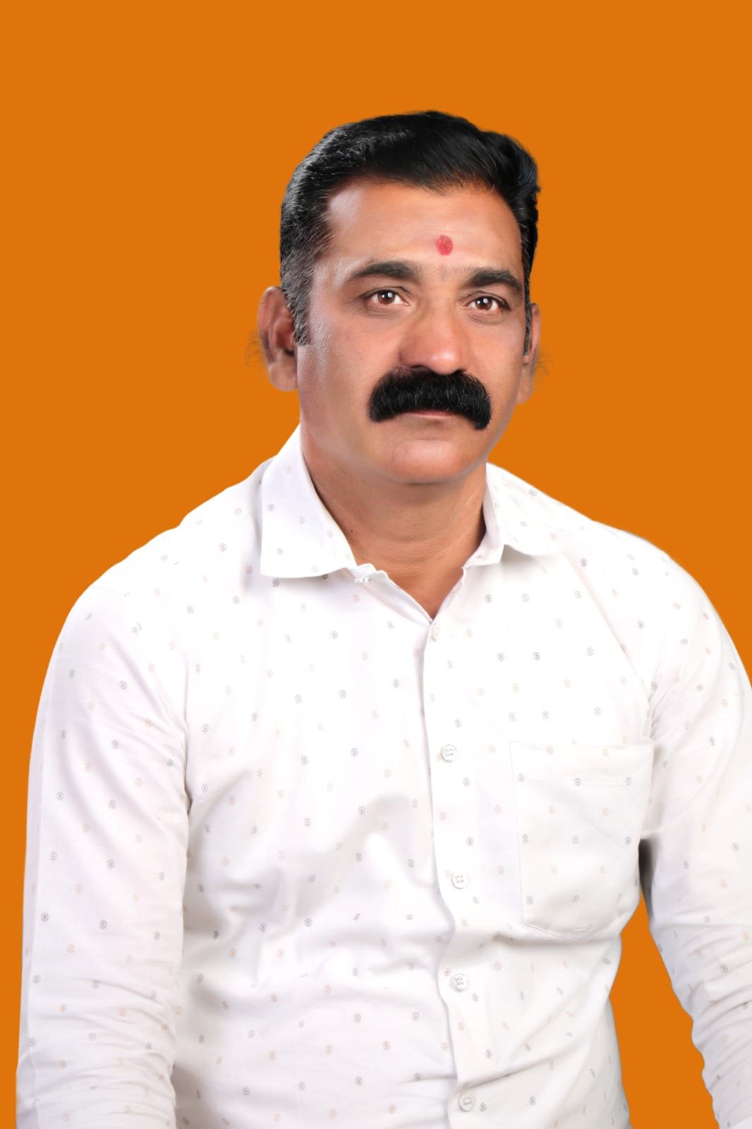 उठा निवडणूक आली,* *जोडे उचलण्याची वेळ झाली...*