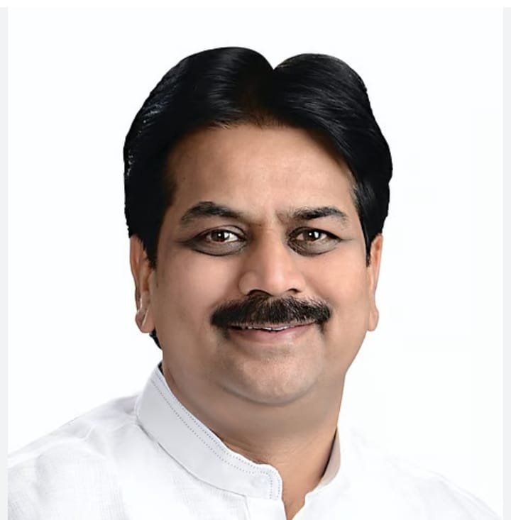 शासनाने साखर उद्योगासमोरील अडचणी सोडवाव्यात - हर्षवर्धन पाटील