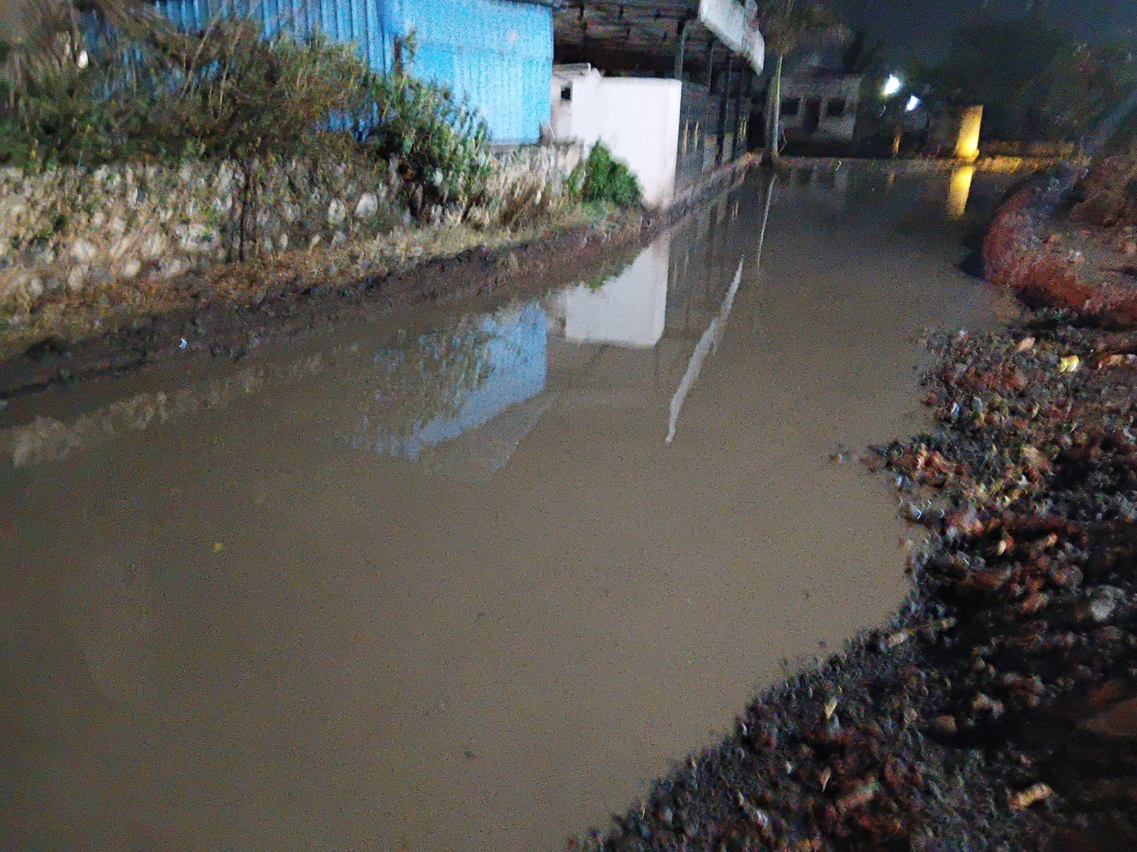 अवसरी येथे पहिल्याच पावसात नागरिकांचे हाल