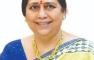 महाराष्ट्र राज्याचे माजी गृहमंत्री आदरणीय नामदार दिलीपरावजी वळसे पाटील साहेब यांच्या अर्धांगिनी, आम्हा सर्वांच्या लाडक्या 'ताई' आदरणीय सौ. किरणताई वळसे पाटील यांना वाढदिवसाच्या खूप खूप शुभेच्छा!