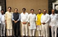 शिरूर तालुक्याचे माजी आमदार अशोक बापू  पवार यांचे चिरंजीवीच्या विवाहाच्या निमित्ताने उपस्थित होते