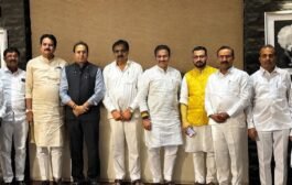 शिरूर तालुक्याचे माजी आमदार अशोक बापू  पवार यांचे चिरंजीवीच्या विवाहाच्या निमित्ताने उपस्थित होते